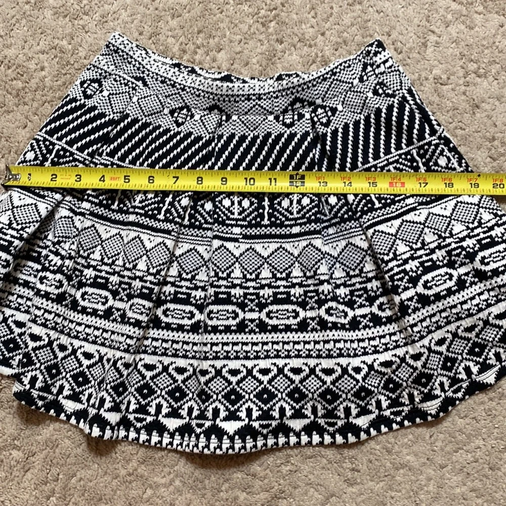 Black White Geometric Pleated Mini Skirt M